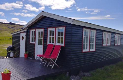 Egilsstadir House | Cosy Cottage-Álfabakki-with hot tub