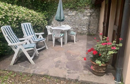 Tremezzina Cottage | Cosy Cottage Florines 2 minutes walk from lake front in Lenno.