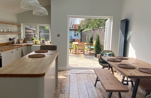 Snettisham Cabin | Cosy cottage in Snettisham, Norfolk. Close to the beach