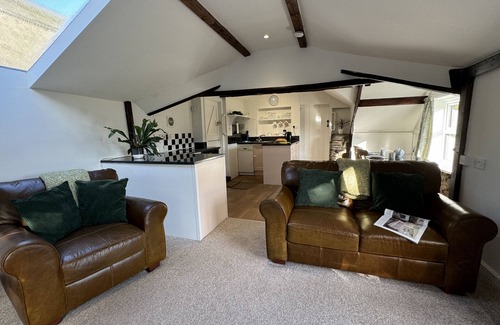 Bugford Apartment | Cosy cottage, rural location, beautiful landscaped gardens with pond and lake