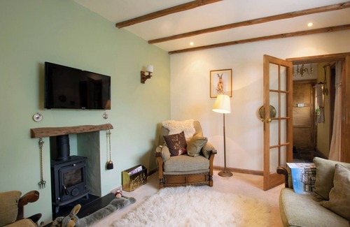 Macclesfield House | Cosy Cottage Style House in Quiet Area of Cheshire, England