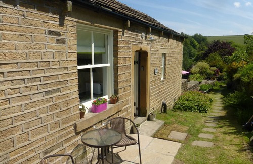 Delph Cottage | Cosy cottage with a touch of luxury