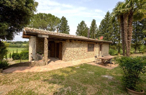 Ponte di Gabbiano Cottage | Cosy double room in pretty cottage with WiFi and AC in enchanting Monteaperti