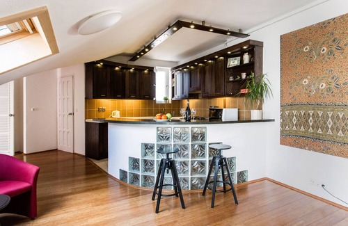 Inner City Budapest Apartment | Cosy, downtown apartment on gastro street 3 minutes to the Central Market