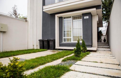 Voluntari Apartment | cosy ELFs crib 1, Voluntari ,free parking, self check in and check out, by ELF properties