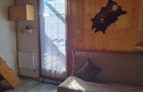Barcelonnette Ski Chalet | Cosy family chalet for 4 people. Pets allowed.