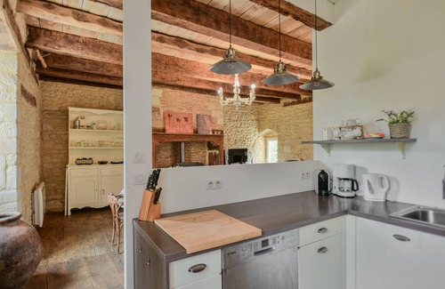 Degagnac House | Cosy family home with a shared pool