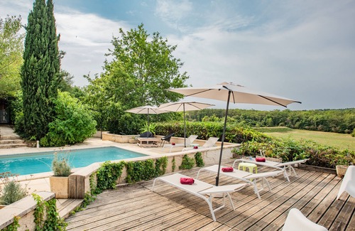 Degagnac House | Cosy family home with a shared pool