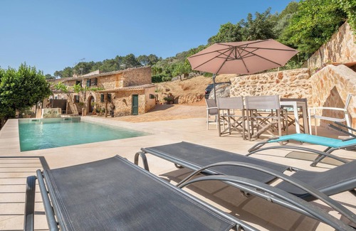 Selva Villa | Cosy Finca with Wi-Fi, Garden and Terrace; Parking Available