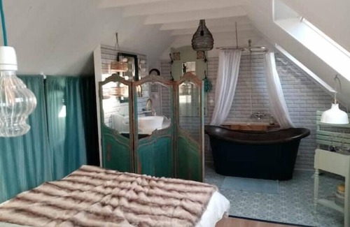 Pouldouran House | Cosy fisherman's cottage with a view on the river, 10 mns away from the beach.
