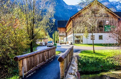 Obertraun Apartment | Cosy flat, view of Hallstättersee