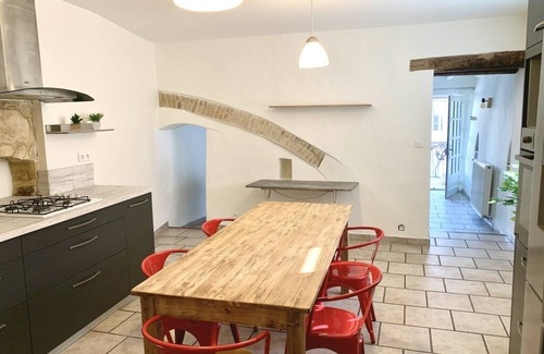 Saint-Paul-Trois-Chateaux House | Cosy house with terrace and garage in quiet village center