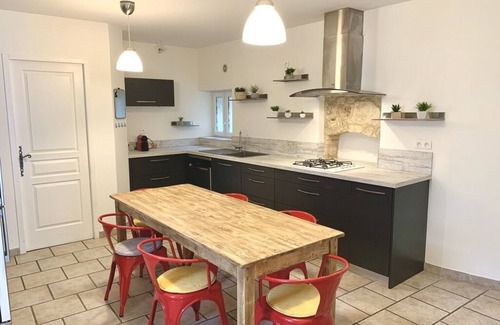 Saint-Paul-Trois-Chateaux House | Cosy house with terrace and garage in quiet village center