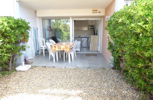 Palavas-les-Flots Apartment | COSY garden apartment, air conditioning, swimming pool, parking, wifi, sec. res. ANCV