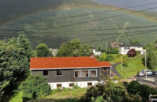Arna Apartment | Cosy ground floor apartment with three bedrooms