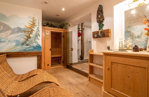 Itter House | Cosy group home with wellness in Itter