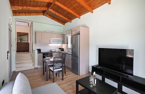 Lefkada Town Villa | Cosy Halipoma-Tilemahos into Lefkada town & close to Ai Giannis beach