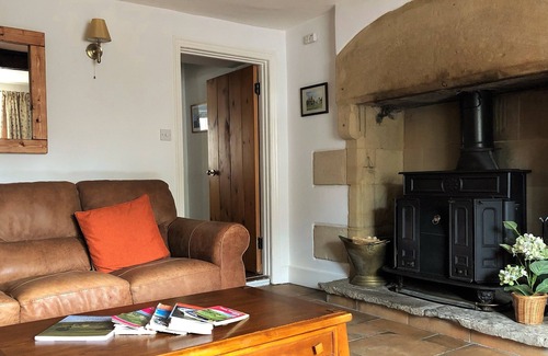 Ashford-in-the-Water Cottage | Cosy historic cottage in beautiful village with shop, café, 2 pubs.