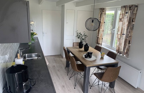 Zonnemaire House | Cosy holiday home with large garden