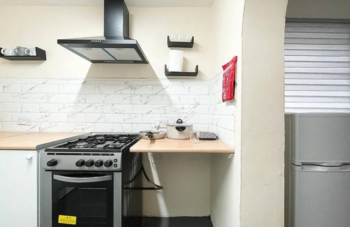 Beeston House | Cosy home, 4 bedroom near Leeds centre, sleeps 7