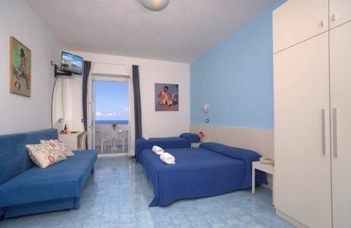 Forio Bed & Breakfast | Cosy hotel by the sea where pets are allowed.n