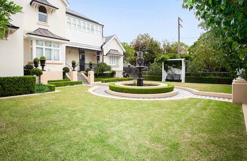 Lewisham Apartment | Cosy Inner West Studio with Courtyard