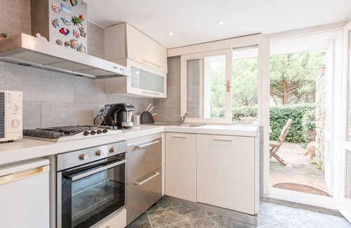 Castiglione della Pescaia Apartment | Cosy apartment for 6 people with pool, WIFI, TV, terrace and pets allowed
