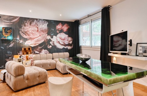 Prado-Perier Apartment | cosy loft 5 minutes from the velodrome stadium and close to the beaches