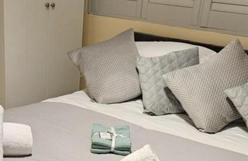 Barnet Apartment | Cosy London Apartment with Great Views