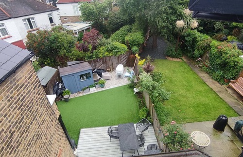 Streatham Hill House | Cosy London Family House Plus Sweet Cat