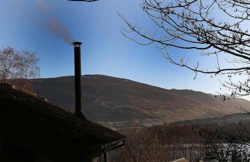 Lochearnhead House | Cosy Modern Nordic Lodge w/Loch View & Log Burner