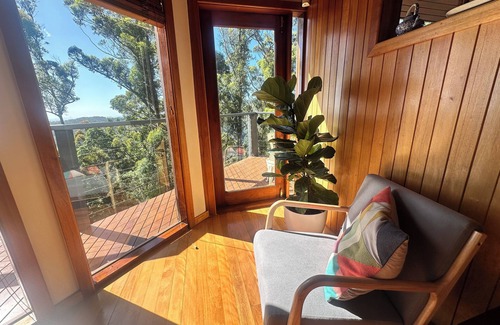 Eagle Heights House | Cosy Mountain house w/fire and pool on Tamborine Mountain!