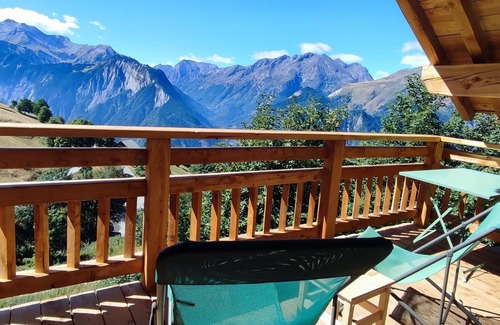 Villard-Reculas Ski Chalet | Cosy new chalet-5 bedrooms/12 beds-Alpe d'Huez/Villard-Reculas