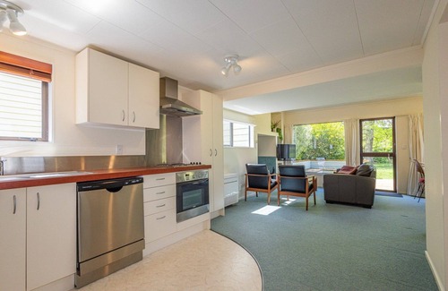 Ohakune House | Cosy Ohakune retreat in park-like Turoa Alpine Village