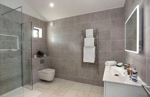 Wroxeter Apartment | Cosy, relaxing dog friendly escape overlooking the river Severn.