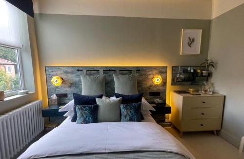 Trafford House | Cosy Room In homestay