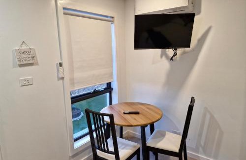 Taylor Apartment | Cosy Secure comfortable for two in Canberra