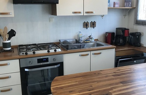 Lanton House | Cosy semi-detached house, terrace 800m from the swimming pool