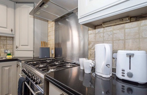 Walkden Apartment | Cosy, Spacious Duplex Apartment near Salford Royal