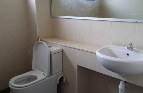 Sri Gading House | Cosy Spacious Homestay in Central Batu Pahat with Wifi & GENTING Clubhouse