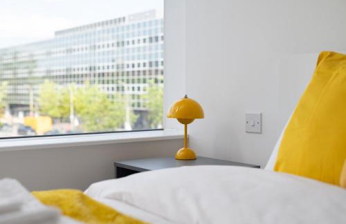 Central Milton Keynes Apartment | Cosy Stay for 5 with Free Parking