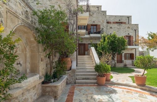 Malevizi Villa | Cosy stone Villa with breathtaking Mountain View . Nature & eco Friendly !n
