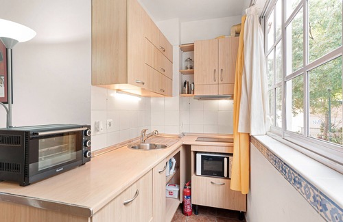 Pedregalejo Playa Apartment | Cosy Studio Apartment in Málaga close to the Beach with Wi-Fi