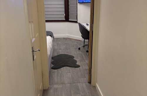 Upper Edmonton Apartment | Cosy studio, close to Tottenham hotspurs & easy access to central London
