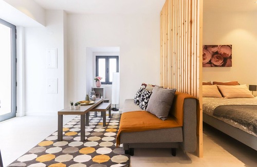Alcantara Apartment | Cosy studio for 3 people in Alcantara with Wi-Fi and TV