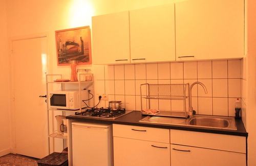 Helmet Apartment | Cosy Studio in Quiet Neighbourhood