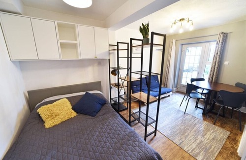 Bishop's Stortford Apartment | Cosy Studio - Private Entrance Bishop’s Stortford