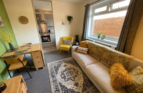 Grangetown Apartment | Cosy stylish 2-bedroom apartment easy access to Cardiff