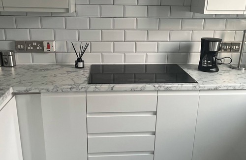 Canning Town Apartment | COSY, STYLISH FLAT NEAR EXCEL EXHIBITION CENTRE, CANARY WHARF & THE O2!