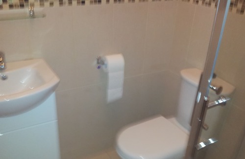 Ennis House | Cosy town centre townhouse with a large back garden